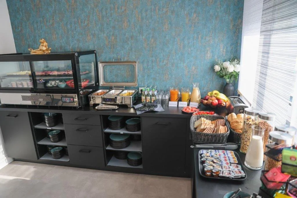 Second Home Hotel Merseburg – Frühstücksbuffet, Ansicht 3